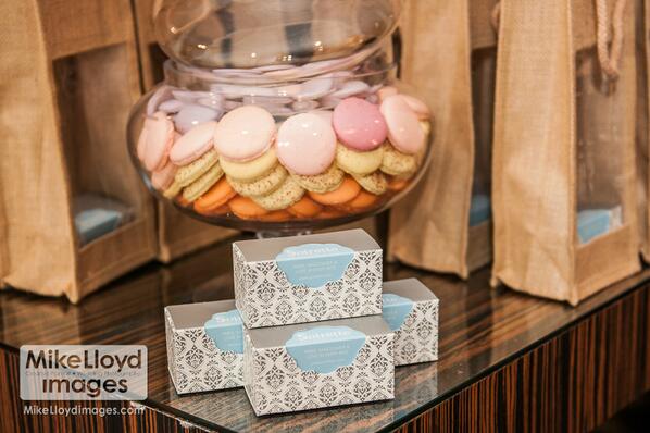 QMUNITY's tweet image. @SoiretteMacaron Photos are rolling in: your gift boxes are as beautiful as they are delicious! #thankyou! #STR2013