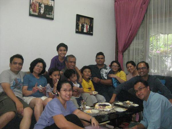 leonardronny's tweet photo. happy bitrhday opung.... with @christoednapit and family.. http://t.co/1KzFtpovdz