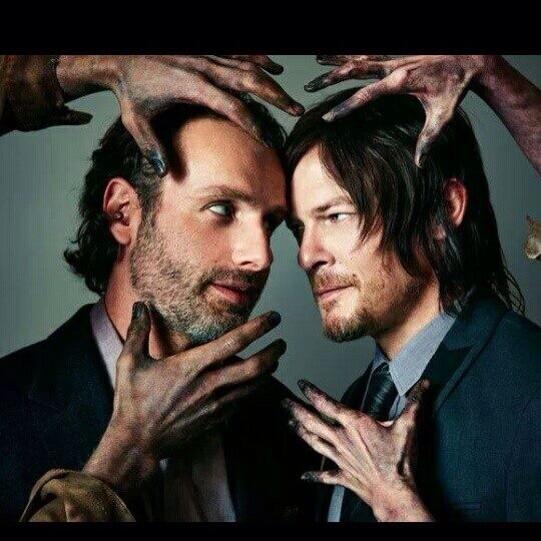 Lesley_esp's tweet image. Haha Rickyl the best bromance on tv! 😎 #TheWalkingDead