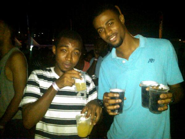 nik_at_nyt's tweet image. Easy buss head ! &quot;@IAmGRiiMN: Me &amp;amp; Garth b4 shit got real... #OverDidIt @cptSoprano http://t.co/wiPlqt1pgI&quot;