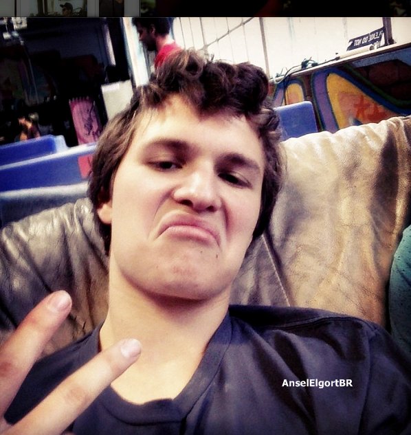AnselElgortBR's tweet photo. Ansel sendo Ansel! http://t.co/L6eyEJdGpw