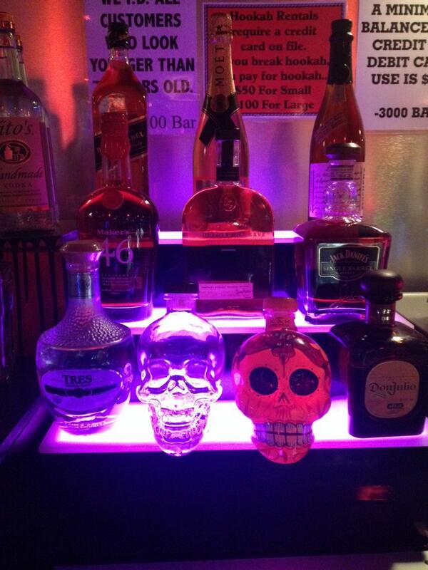 DrTre1980's tweet photo. #3000bar Come get your 3$ Ciroc shots, for the ladies I have Fruit Loop and Gummi Bear shots @bmoney3000 @DrTre1980 http://t.co/9nTyRpKKCJ