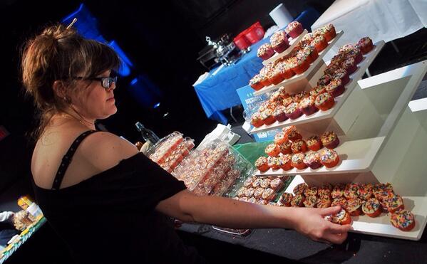 jrnelsonphoto's tweet photo. These little cupcakes pack a delicious punch Faith Alice Sleeper @CrunkcakesDC at #commanderinchef #tw2014 http://t.co/CsDBfEwM6W