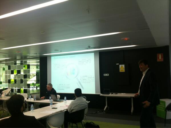 Gemmabatlle's tweet image. Avui fem sessio de tendències del #cluster_tic #bdigital en l&apos;àmbit de e-health: cronicitat 24/7