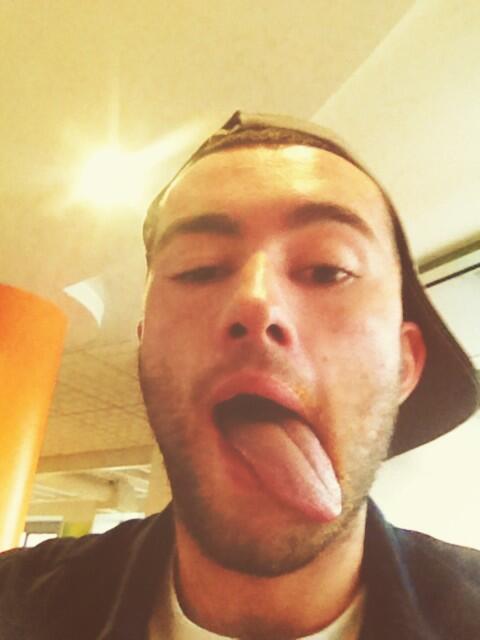 VictorMarcusGuy's tweet image. Who even do I think i am #realitycheckneeded