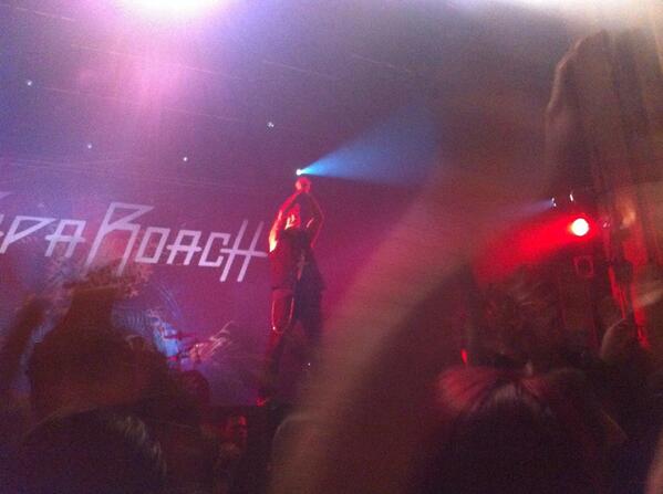 Annik1981's tweet photo. @paparoach @JacobyShaddix Please come back soon guys!! Love ya!! http://t.co/HVgX82H3uc