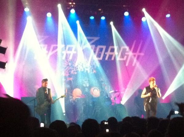 Annik1981's tweet photo. @paparoach @JacobyShaddix @Mtl_Metropolis Amaaaaazing!!! http://t.co/l3ys5WLZ1P