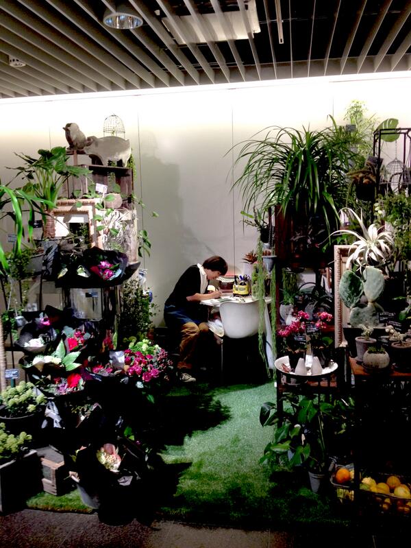 S_DesignWeek tweet picture