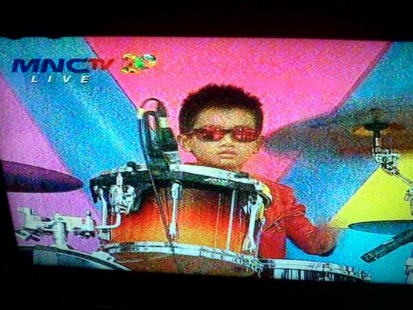 [м̲̅][a̲̅][к̲̅][a̲̅][s̲̅][ı̲̅][н̲̅] om RT"<a href="/TonoDeJe/">Tono DJ</a>: <a href="/Ferdy_DRioZ/">Ferdyyy...D*RioZ</a> Yuhuuu...!!! Keren.. "