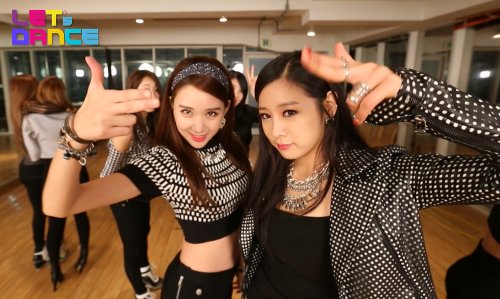 BXQ4FrYCEAAH-Gl.png:large