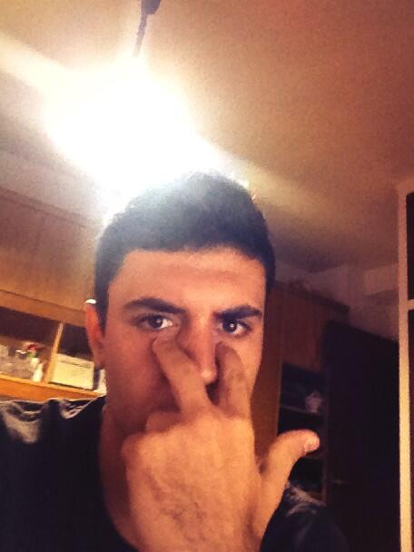 alejandrofeliu_'s tweet photo. @isalaramiranda Jajajajajaja te vigilo http://t.co/RsdFfEdxml