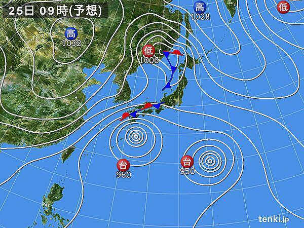 KenBo1120's tweet photo. 気象図がエラいことに、いや、エロいことになっているらしい。大丈夫かいなー日本。 http://t.co/u6AGd9ERKi
