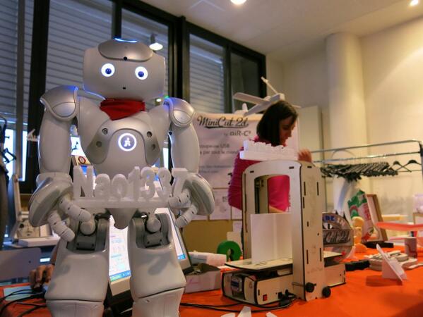 Nao1337's tweet photo. Thanks to @MiniCut2d for the foam name sign! http://t.co/3pITrK8fic