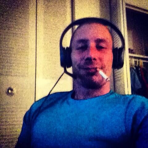 spookytruth8012's tweet photo. Me broadcasting http://t.co/j5fI9d3ezS