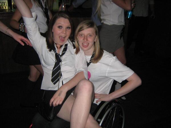 Missing <a href="/balders8/">Hannah Baldwin</a> counting down the days until home, can have a nightout with you! #bestbud #drinking #nightout #xmas