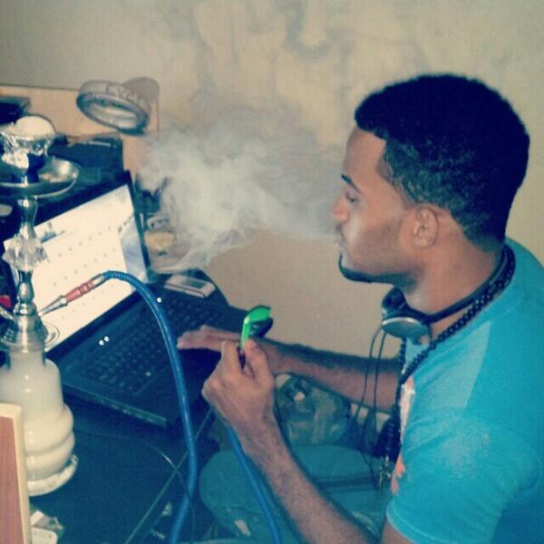 JonasCarne's tweet image. Mi abuelita me pregunta pork sera k cuando yo salgo a janguiar el humo no medeja pensar, se apodera de miiii.. #cosmy