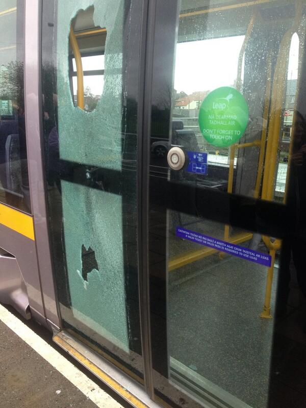 peterosborne92's tweet photo. Some little knacker threw a rock through the luas window, honestly thought someone got shot #joysofcommuting http://t.co/7v70RDUNzP