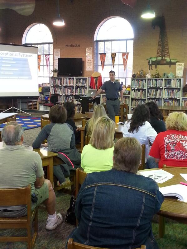 HardinBurk's tweet photo. Damen Lopez at Hardin inspiring parents and teachers about NEU! #noexcuses #studentscollegebound @noexcusesu http://t.co/2bDcjNlUAQ