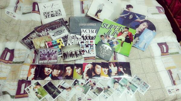 FakeSuperJunior's tweet photo. HELLO ELF! We're selling these. Price is negotiable. #SUPERJUNIOR #ELF http://t.co/TyVW8JIvYF