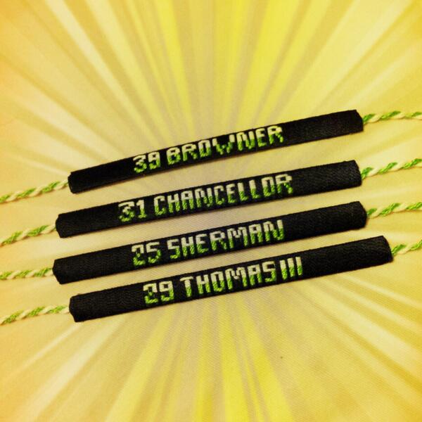 LinaMadeIt's tweet photo. #Seahawks fans! Bracelets are only $5.00! Get yours now! http://t.co/rNOlEVpvFj
