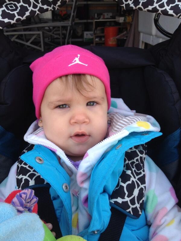 avery_macbooya's tweet photo. Check out my hat Uncle Jeff! @berniemac15 http://t.co/8l2Gff3fwI