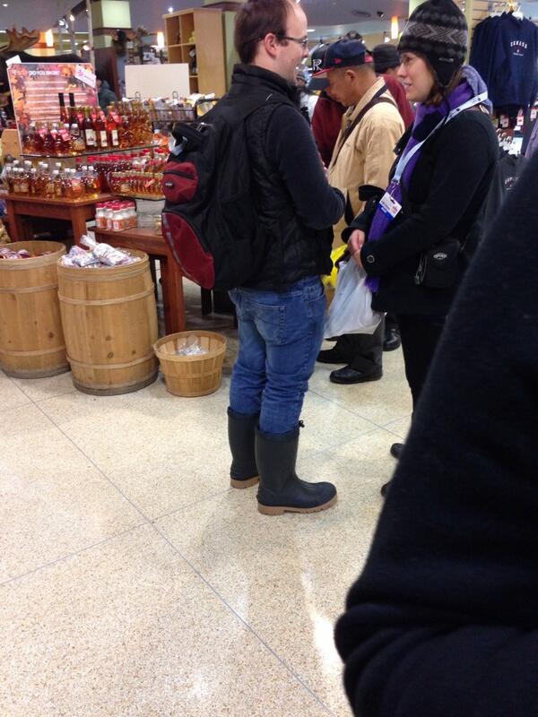 scotta14's tweet photo. Found @DrewWHamilton and @j_swarbrick's best friends brother in Niagara Falls today. #bro #boots2.0 #everywhere http://t.co/NtXDJeDp3Y