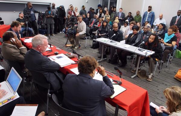 jrnelsonphoto's tweet image. Chair @tommywells listens to public testimony on #decriminalizing pot at packed public hearing in Anacostia