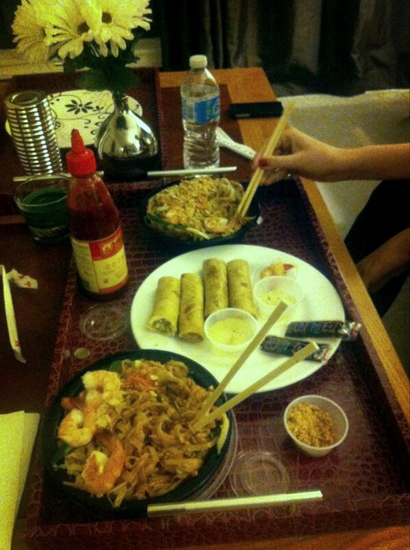 taylor12oneill's tweet photo. Thai for 2! #mango #ygk our #go2 too much work to make it out for dinner but this is perfect dine in!#birthdaydinner http://t.co/9LnLjXOYvD