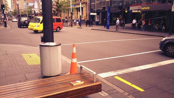 RandomReadsNZ's tweet image. Midnight in the garden of Good and Evil. Outside @BNZ and opposite @BurgerKing on Queen street Auckland #bookdrop.
