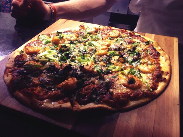 grampaspizzeria's tweet photo. Pizza special! Roasted red pepper sauce, shrimp, green onion, house blend cheese and mustard greens http://t.co/wEEh3Lld8d
