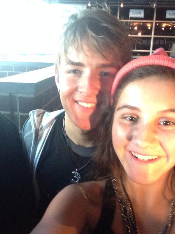 cakeondrew tweet picture