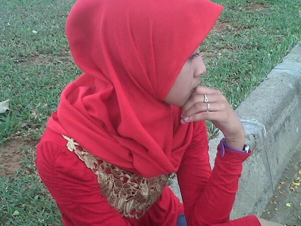 Verrazzha's tweet photo. Melamun bukan belarti Galau,, hehehe http://t.co/ZAjnkRa6Pc