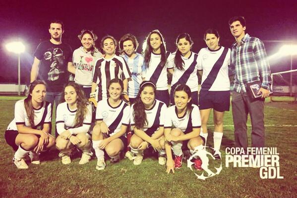 Gracias a las chavas de <a href="/KamikazeeFC/">Kamikaze FC</a> por permitirme ser su #Coach. Daré mi mayor esfuerzo!