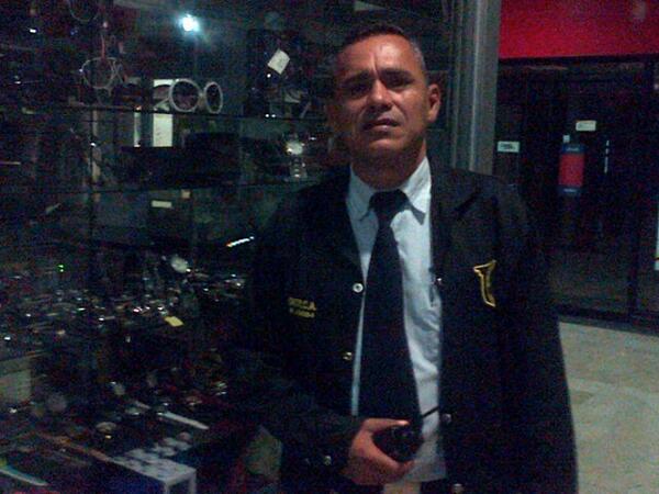 lapec's tweet photo. @adalberto http://t.co/MKW0AQmGa3