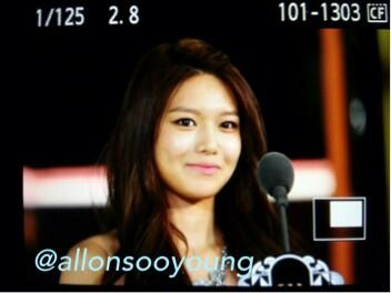 [PIC][24-10-2013]SooYoung và Sunny tham dự "Style Icon Awards 2013" vào tối nay  BXV7fLhCAAAyqd-