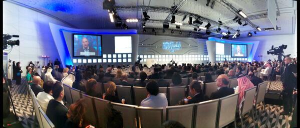 alarabonline's tweet photo. #قمة_أبوظبي_للإعلام هل تطوير قدراتنا الرقمية.. اختيار #ADMS13 http://t.co/2SjGniAqRa http://t.co/YXhBRwG6CK