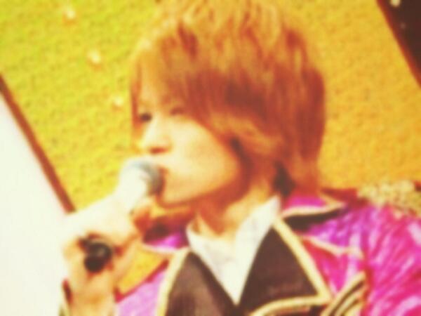 ______Kf's tweet photo. .
.

    君の瞳には俺が写ってる？

         ⇝ 気に成った人迎え                

       濃絡 / 炉留   Right ⇔ Left

.
. http://t.co/i4dz73n4im