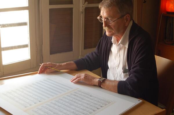 Bon dia. Encara ens queden a la venda litografies de la partitura original de la cançó de la cançó 'Tio Canya'...1/3