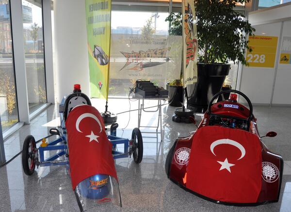 hidroket's tweet photo. Uluslararası Enerji Kongresi ve Fuarı'ndayız! Standımıza herkesi bekleriz. #EIF2013 http://t.co/85mvzDdGai