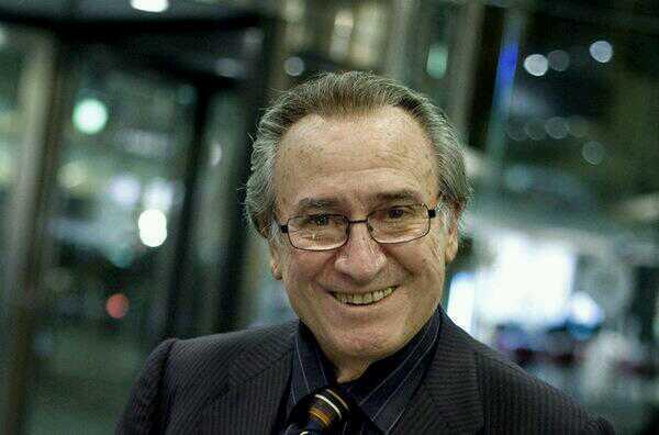 Alza_tu_bandera's tweet photo. GENIO, GRANDE Y FIGURA. ¡QUE VIVA ESPAÑA! #DEPManoloEscobar http://t.co/GJKIOXYcPG