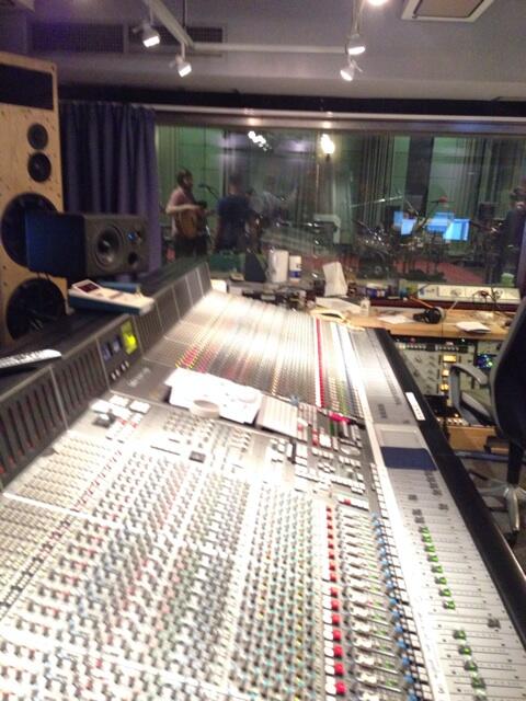 WhisperingBob's tweet photo. Getting the @MidlakeBand sound... http://t.co/1XKFzLor9T