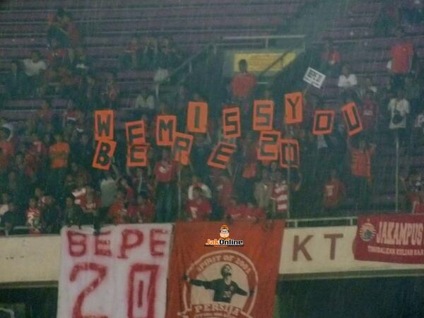 Fanboycrypto0x's tweet photo. We Miss You Bepe 20! dari temen2 @Jakampus http://t.co/tWTEjlWGqn #BattleOfRED http://t.co/mit9T7kh5T