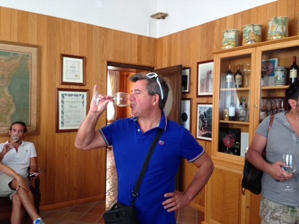 Degustazione vino donna fugata