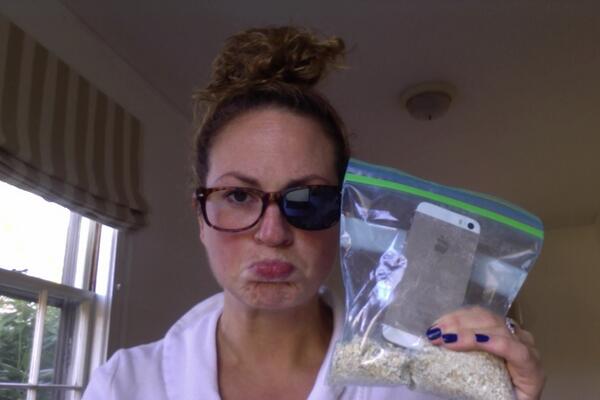 jf_smit's tweet photo. Dropped my new gold 5S into my morning coffee &amp; then smashed my fav sunglasses at the gym w/in 45 min. #graceprevails http://t.co/ywzUThgiVV