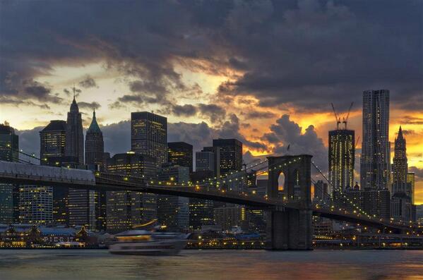 GoProPhotos's tweet photo. La ciudad de las luces: http://t.co/5i41NxDtTW