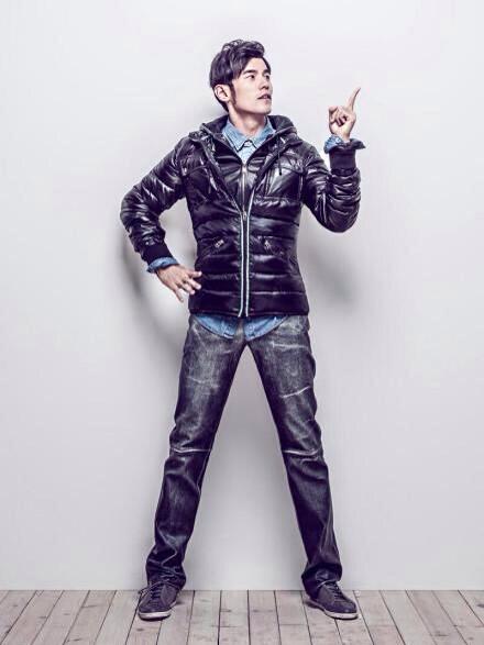 MusicJayID's tweet photo. #分享图片# 发张杰伦新帅图，大家收藏去吧！ (图片来源网络) Share Jay Chou Pict. Source : internet http://t.co/TldJAbznFg