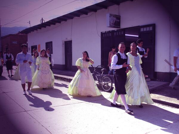 CundinamarcaGob's tweet photo. @CaparrapiCom @PuertoSalgar @guaduascundi @AlcaldiaGuaduas sienten la cundinamarquesidad #BicentenarioDeCundinamarca http://t.co/rELc5hTKHK