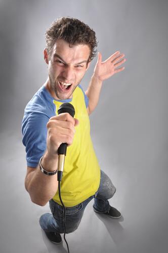 Как насчет небольшого веселья? 50 лучших вокальных рингтонов для #Android в шуточном видео -  bit.ly/1eNaOb4