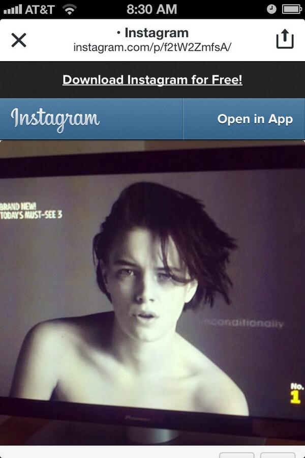 Somewhere in the world our 📼's no.1 🎉(I don't know where?! Any clues?)... @HeatherBmakeup <a href="/katyperry/">KATY PERRY</a> <a href="/pollymorganDP/">Polly Morgan</a>