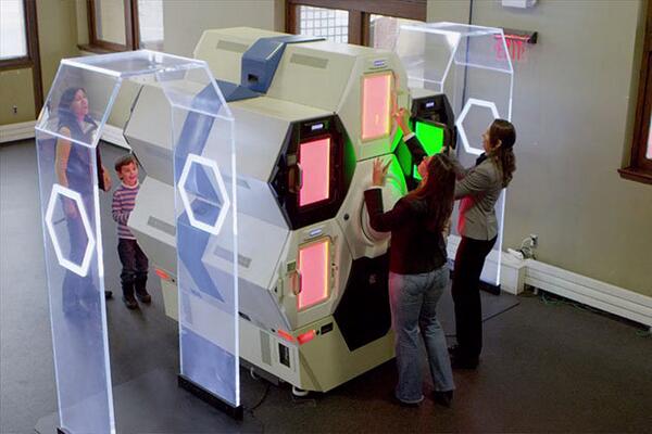 JohnnyBarfly's tweet image. @reynoldsgareth the TSA  has decided a machine that's racist will soon be replacing its  employees #ThrowOutThursday